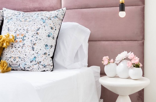 Park West Hotel | The Neighborhood Hotel - Lincoln Park 202 - One Bedroom w/Patio