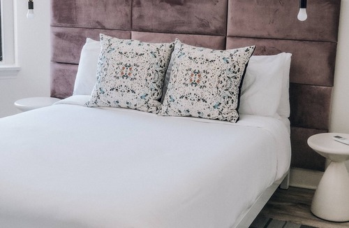 Park West Hotel | The Neighborhood Hotel - Lincoln Park 303 - Two Bedroom