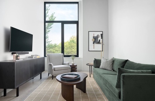 Near West Side Apartment | The Neighborhood Hotel - Little Italy One Bedroom - ADA