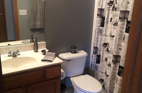 Chicago Ridge Condo | The New SHOW STOPPER Brand new spacious beauty ready to enhance your stay !