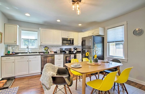 Galena House | The Nook: Downtown Galena Cottage w/hot tub & fire pit!