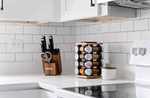Norwood Park East Apartment | The Norwood Nook – Walkable Stay Near O’Hare & Metra!