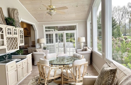 Carbondale House | The Owner Has Opened Thanksgiving Dates for the First Time!