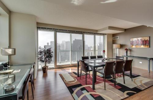 Downtown Chicago Apartment | The Penthouse at Grand Plaza