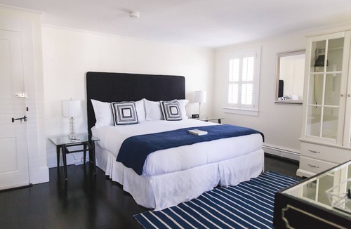 West Harwich Bed & Breakfast | The Platinum Pebble Boutique Inn - Adults Only