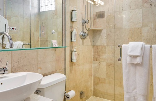 East Village Apartment | The quality of the hotel meets the local life 3B