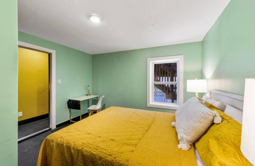 Fox Lake Hostel | The Randolph Hotel Room 206