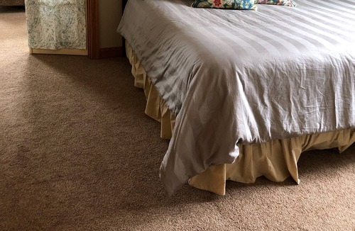 Nauvoo Apartment | The Red Front Suite - Sleeps 15