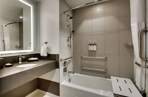 Rosemont Hotel | The Rose Chicago, Tapestry Collection by Hilton