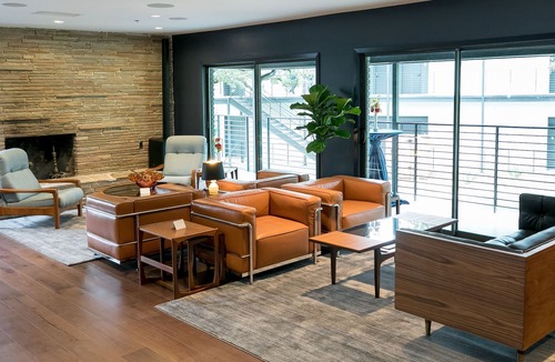 Round Rock Original Plat Hotel | The Ruby Hotel