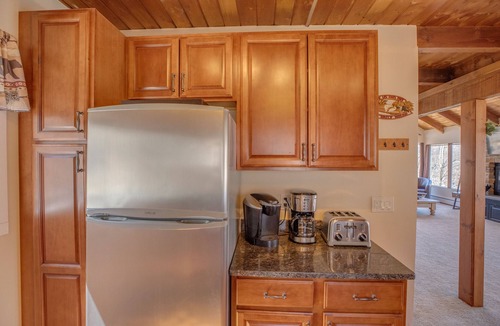 Lincoln House | The Rustic Elk Abode: A Mesmerizing Fall Retreat in White Mountains by the Kanc!