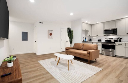Morton Apartment | The Silo 1 - 1BD Traveler's Haven