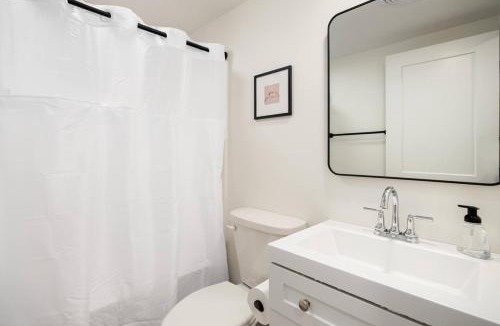Morton Apartment | The Silo 8 - Modern 2BD in a Quiet Neighborhood