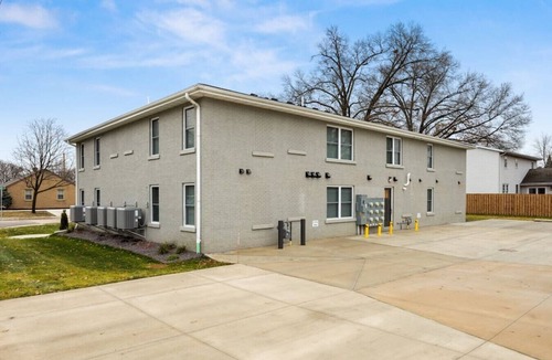 Morton Apartment | The Silo 8 - Modern 2BD in a Quiet Neighborhood