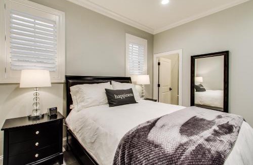 Old Town Bed & Breakfast | The Sono Chicago