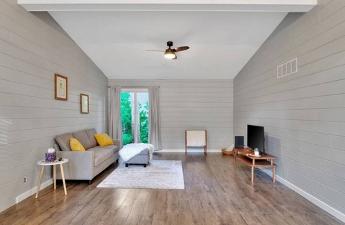 Mahomet House | The Tree Haus in Mahomet