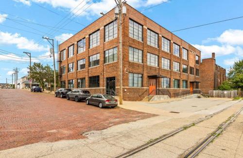 Peoria Apartment | The Urban Loft - Stylish Industrial Living