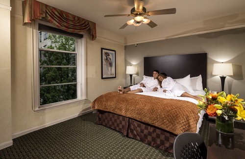 Lake View East Hotel | The Willows Hotel