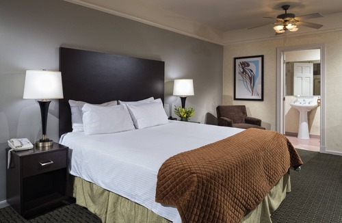 Lake View East Hotel | The Willows Hotel