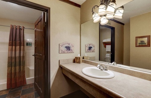 Moline Hotel | Theme Suite, Stoney Creek Quad Cities, Fireplace, Whirlpool | 2 Units
