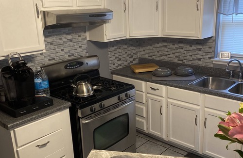 Broadview House | This 4 bedroom home is Cozy and Family friendly!