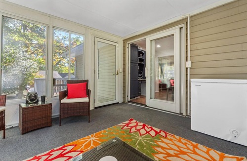 Belleville House | This house is a 4 bedroom(s), 3 bathrooms, located in Belleville, IL.