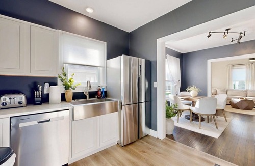 Bloomington House | Timeless Charming Bungalow, feels like HOME!