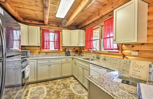 Pleasant Mount Cabin | Timeless Comfort with Starry Elegance