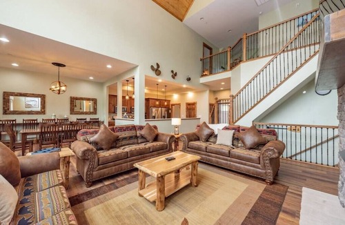 Waterfront Greens House | Tippy Canoe: Deep Creek Lake House w/Pool & Theater