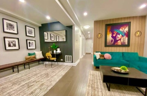 Bronzeville Apartment | Toca Bella ~ 7mins to Downtownn
