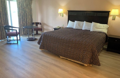 South Beloit Hotel | Tollway Inn of Beloit