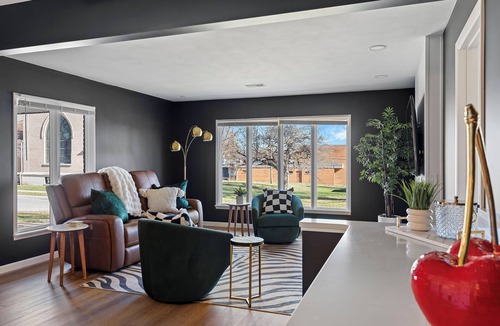 Petersburg House | Top-Rated Premier 3-Bedroom Spotless & Charming Home