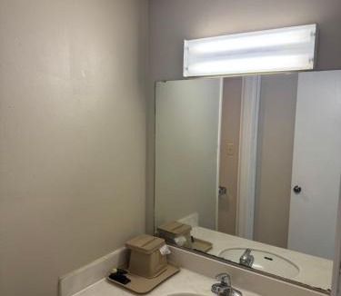 Clinton Hotel | Town & Country Motel