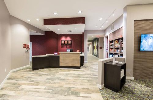 Schaumburg Hotel | TownePlace Suites by Marriott Chicago Schaumburg