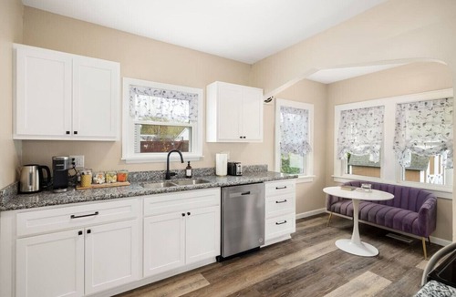 Peoria House | Tranquil 3-Bed Retreat: Sleeps 7
