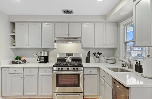 Wasco House | Tranquility 4BR, 2BA