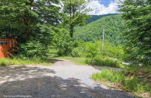 Maggie Valley Cabin | Tranquility Cabin | Rustic Mtn Retreat for 6
