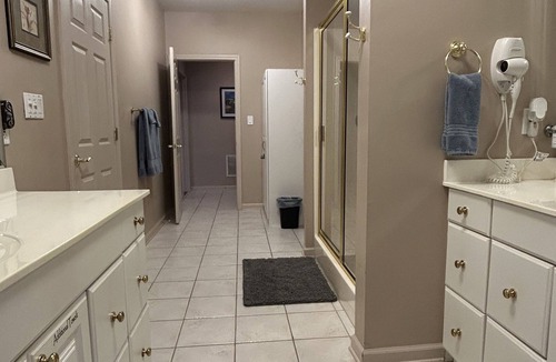 Suwanee House | Tranquility Hideaway in the Woods, King Beds, Pets Allowed, Handicap Accessible