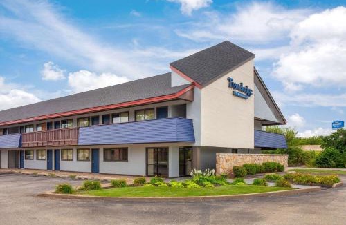 Peoria Hotel | Travelodge by Wyndham Peoria