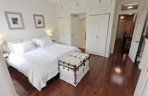 Bloomingdale House | Tree-Lined Tranquillity - DC Family Retreat