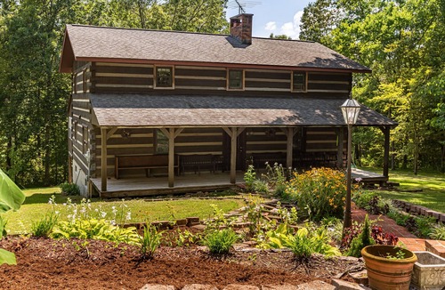 Cobden Cabin | Trillium Chalet - Luxury Primitive Cabin tucked in the woods on 10+ acres