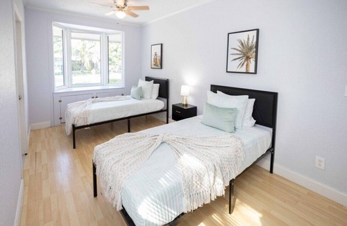 Boynton Beach Villa | Tropical Spa Escape Sauna/Pool/Hot tub Firepit BBQ 4Bdr Hosted be Relaxtay