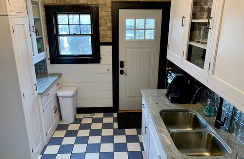 St. Charles Apartment | Tudor house stay-In Town Location!