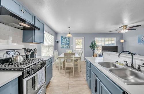 Franklin Park House | TWO Cozy Homes Prime Austin Sleeps 12