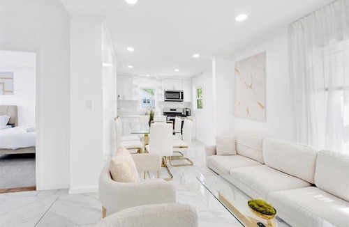 Bryn Mawr Apartment | Two Wash