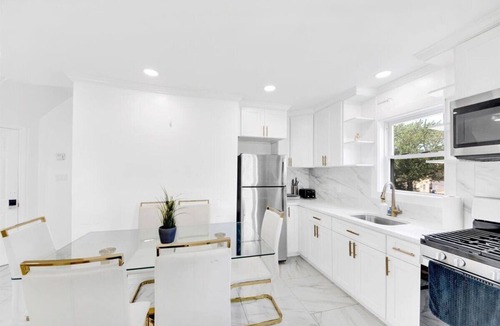 Bryn Mawr Apartment | Two Wash
