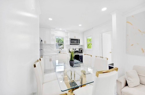 Bryn Mawr Apartment | Two Wash