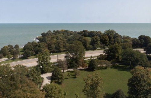 East Hyde Park Apartment | UChicago, Sci Museum | Lake View + Gym | Zen@Shoreland