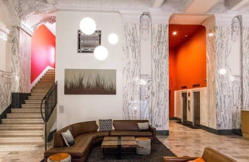 East Hyde Park Apartment | UChicago, Shops + Eats, Lake | Gym + W&D | Zencity