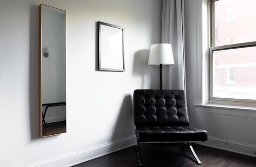 East Hyde Park Apartment | UChicago, Shops + Eats, Lake | Gym + W&D | Zencity